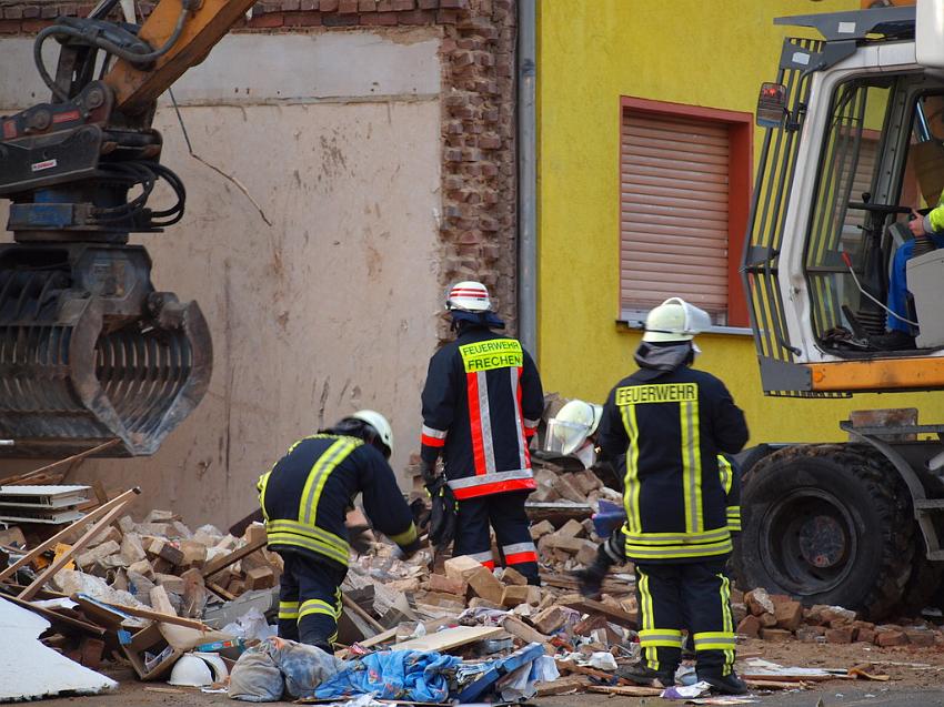 Hausexplosion Bruehl bei Koeln Pingsdorferstr P387.JPG